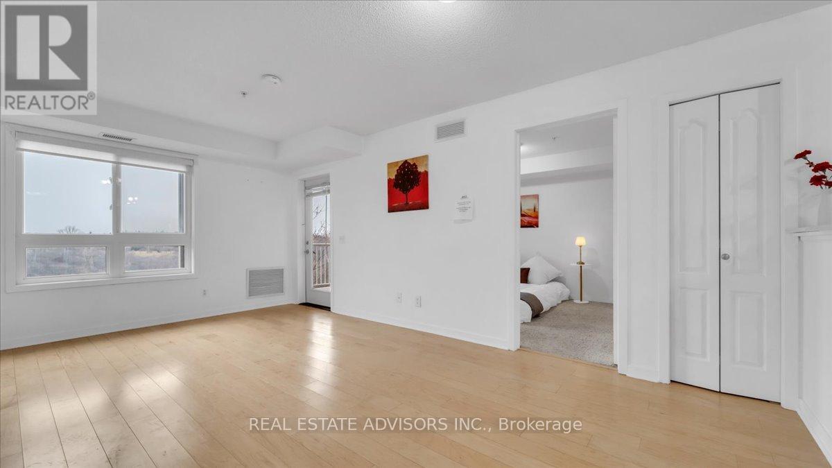 2208 - 6 Dayspring Circle, Brampton, Ontario  L6P 2Z6 - Photo 4 - W12997542