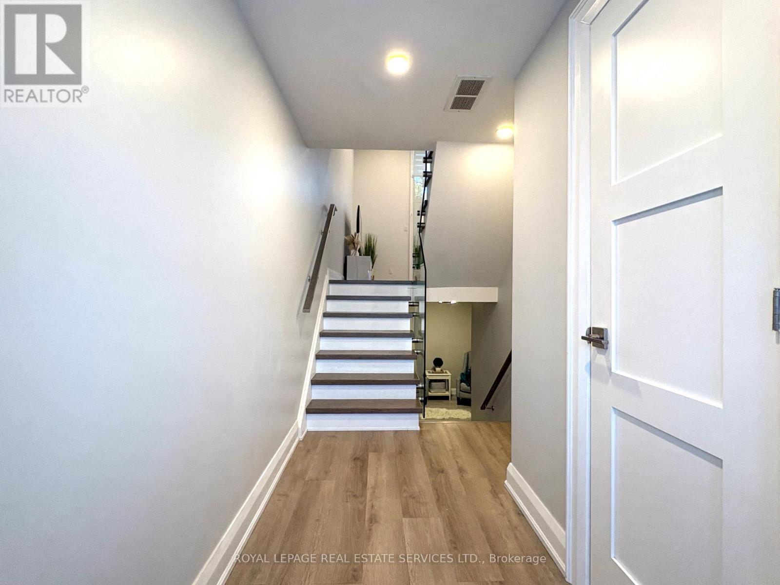 30 - 629 Rathburn Road, Toronto, Ontario  M9C 3T5 - Photo 24 - W12997556