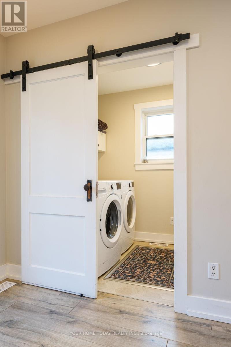 29 Normandy Boulevard, Halton Hills, Ontario  L7G 1V9 - Photo 10 - W12997620