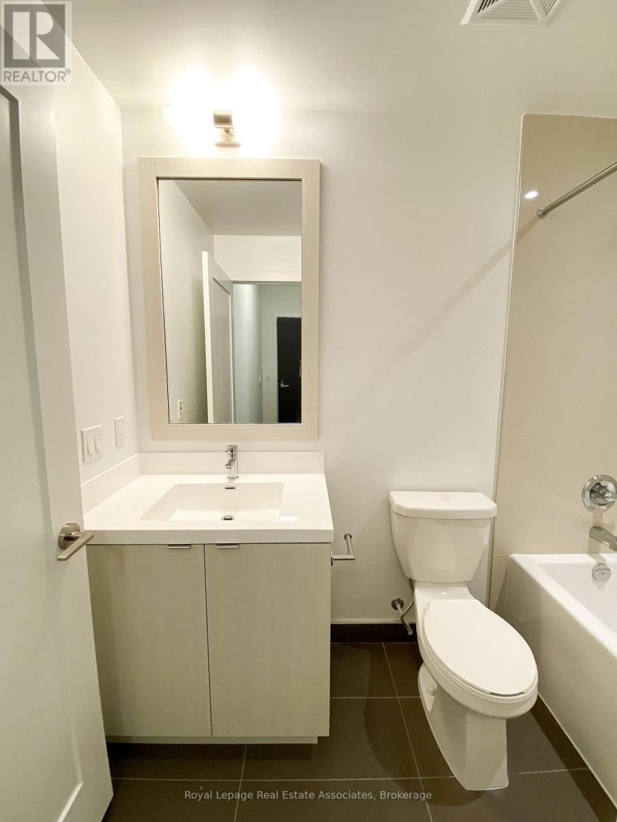 3306 - 7 Mabelle Avenue, Toronto, Ontario  M5T 0C9 - Photo 9 - W12997624