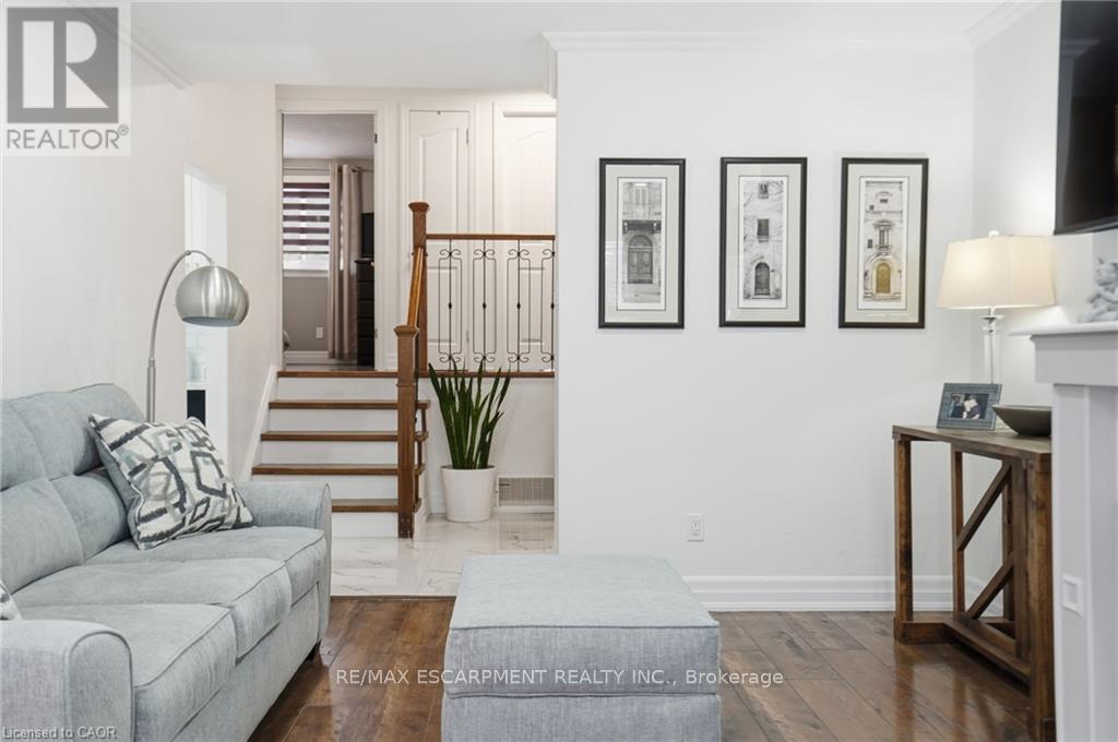 697 Lomond Crescent, Burlington, Ontario  L7L 2N8 - Photo 10 - W12997636