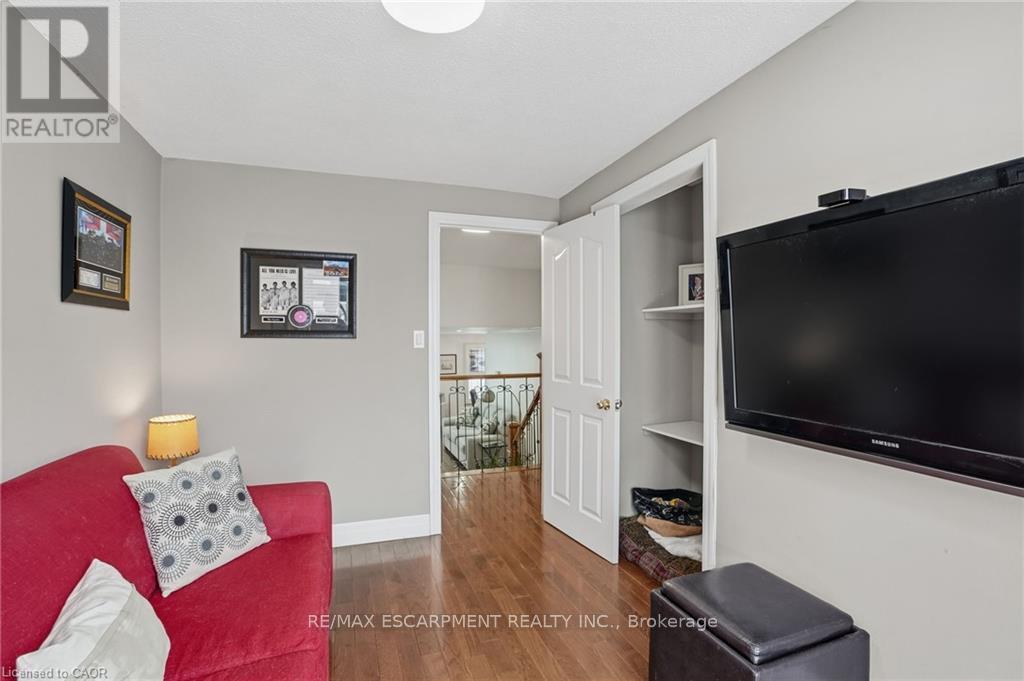 697 Lomond Crescent, Burlington, Ontario  L7L 2N8 - Photo 28 - W12997636