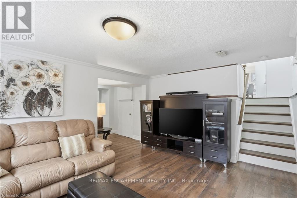 697 Lomond Crescent, Burlington, Ontario  L7L 2N8 - Photo 31 - W12997636