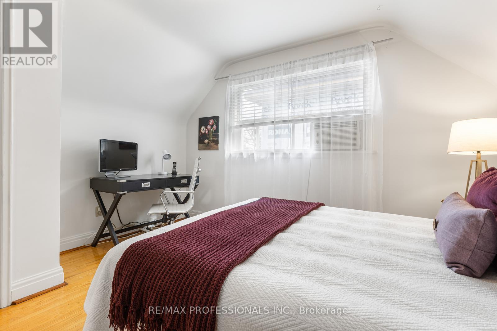 11 Mitcham Drive, Toronto, Ontario  M8W 2J6 - Photo 19 - W12997646