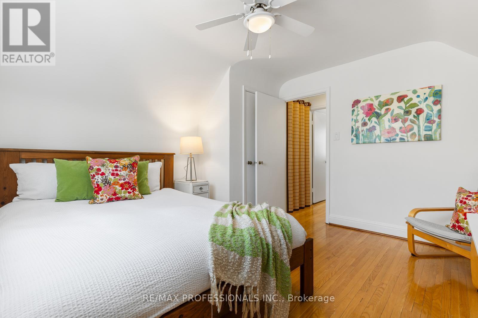 11 Mitcham Drive, Toronto, Ontario  M8W 2J6 - Photo 23 - W12997646