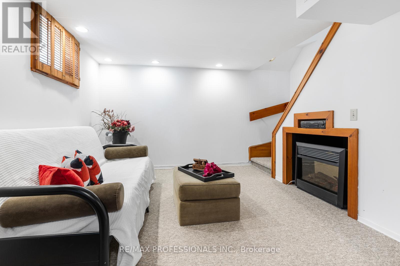 11 Mitcham Drive, Toronto, Ontario  M8W 2J6 - Photo 25 - W12997646