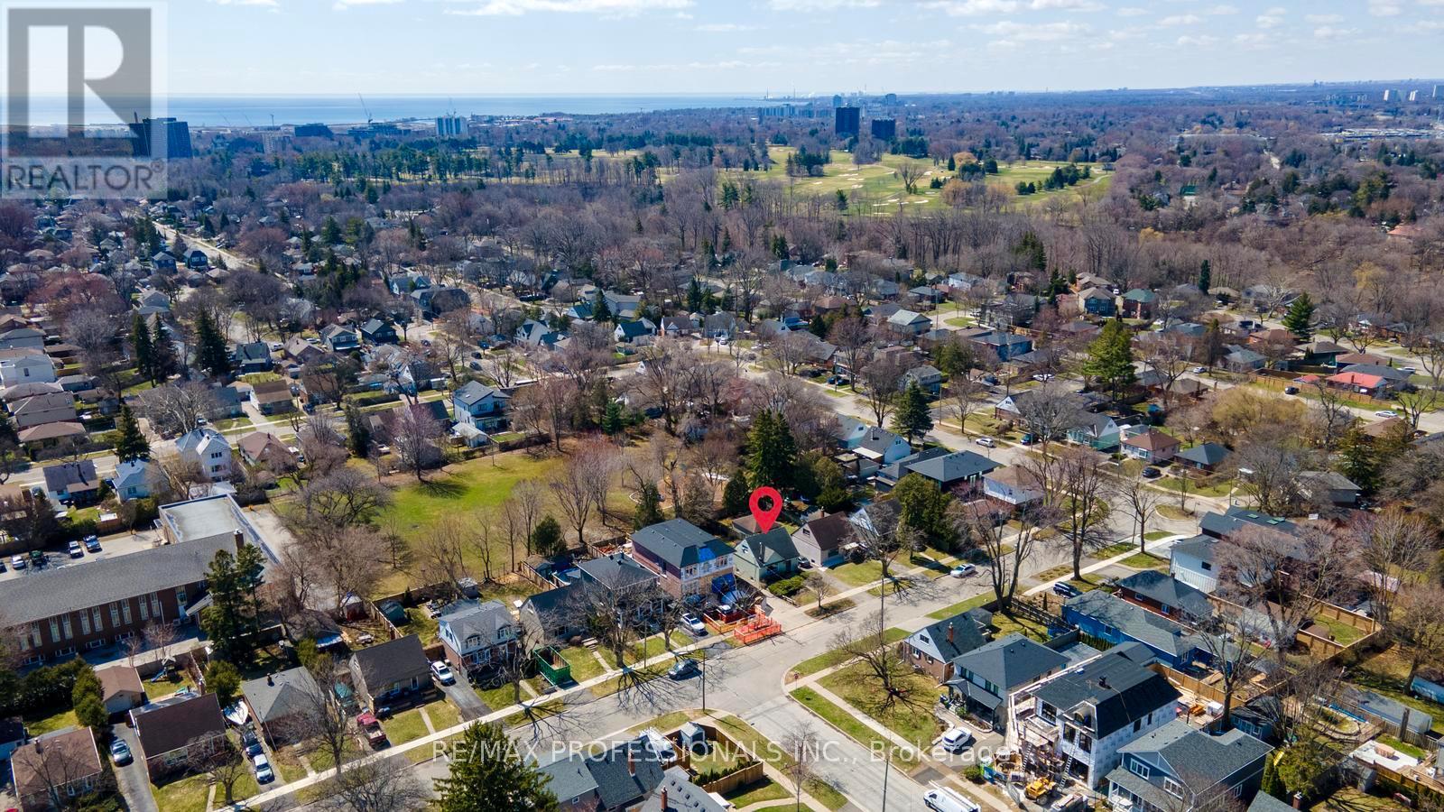 11 Mitcham Drive, Toronto, Ontario  M8W 2J6 - Photo 39 - W12997646