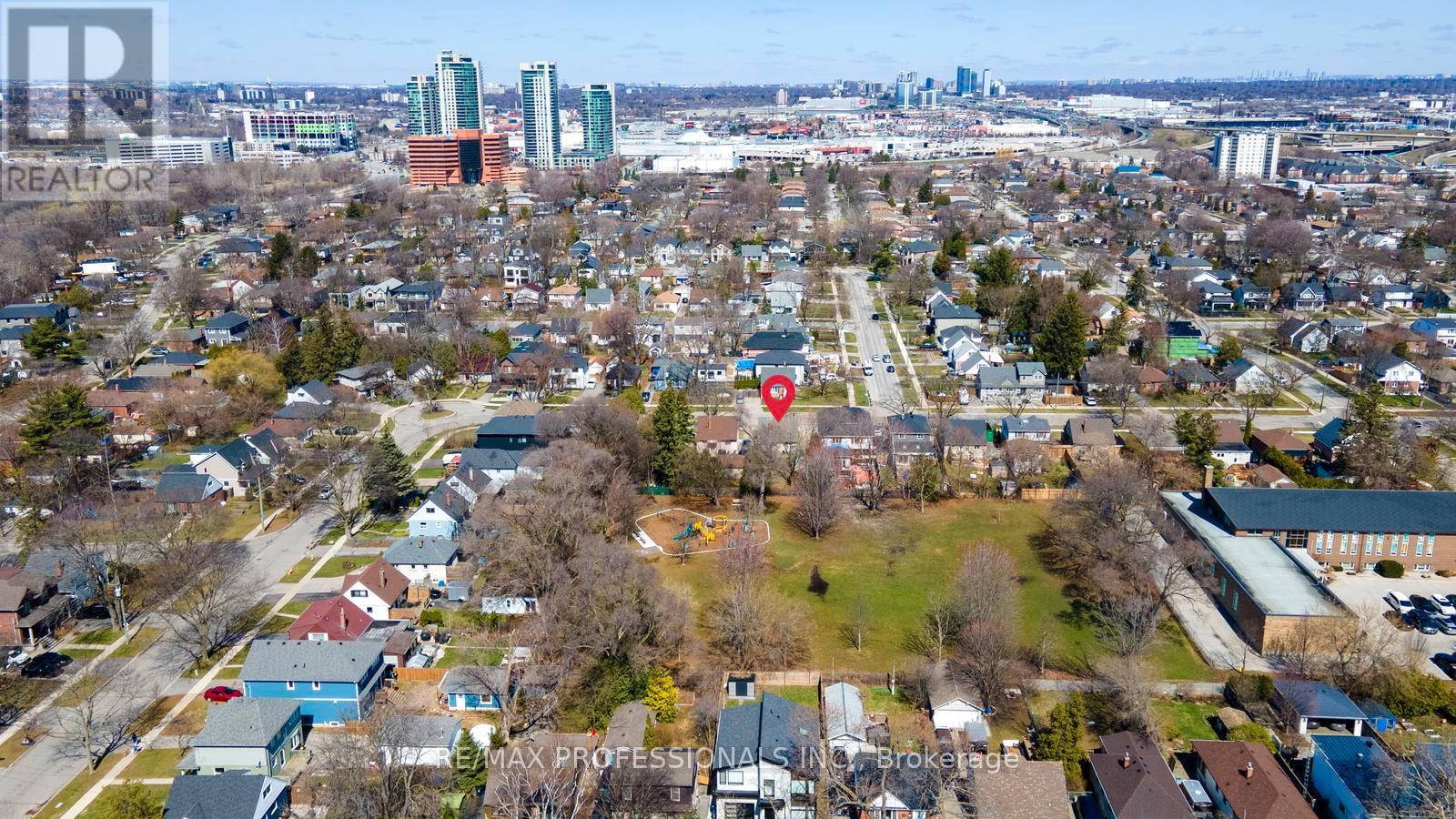 11 Mitcham Drive, Toronto, Ontario  M8W 2J6 - Photo 41 - W12997646