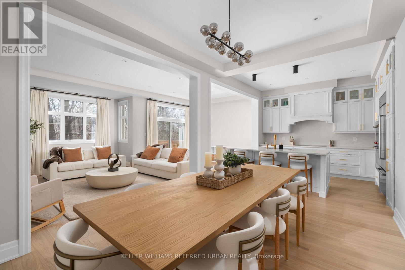 1318 COURTLEIGH TRAIL, Oakville, Ontario