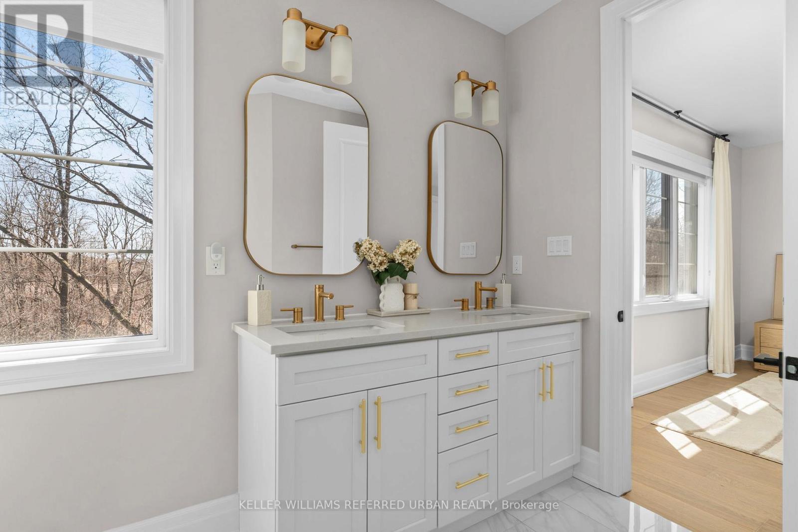 1318 Courtleigh Trail, Oakville, Ontario  L6H 7Y5 - Photo 18 - W12997664