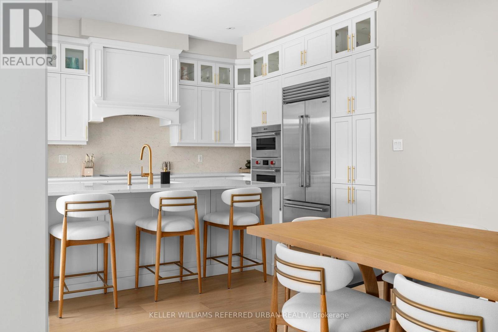 1318 Courtleigh Trail, Oakville, Ontario  L6H 7Y5 - Photo 2 - W12997664