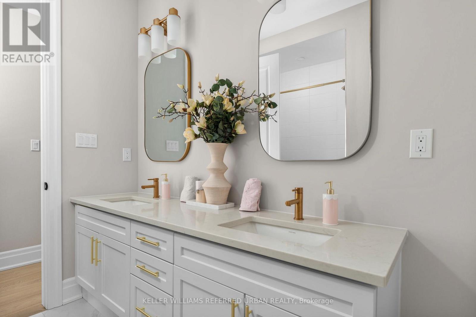 1318 Courtleigh Trail, Oakville, Ontario  L6H 7Y5 - Photo 23 - W12997664