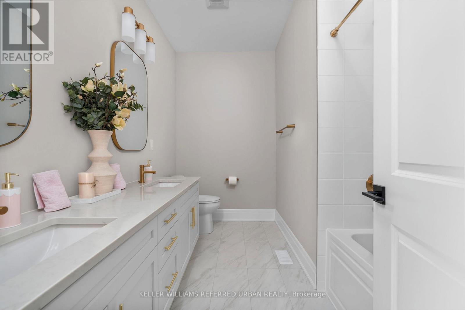 1318 Courtleigh Trail, Oakville, Ontario  L6H 7Y5 - Photo 24 - W12997664