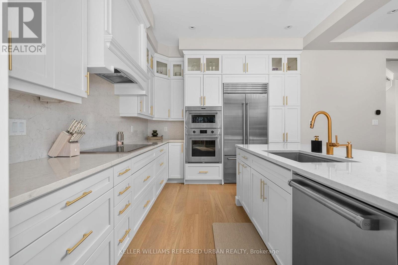 1318 Courtleigh Trail, Oakville, Ontario  L6H 7Y5 - Photo 7 - W12997664