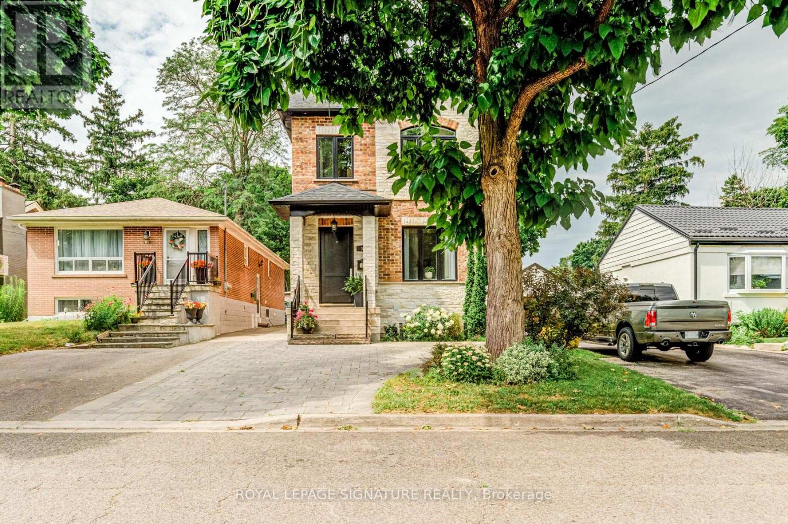 BSMT - 36 ROXALINE STREET, Toronto, Ontario