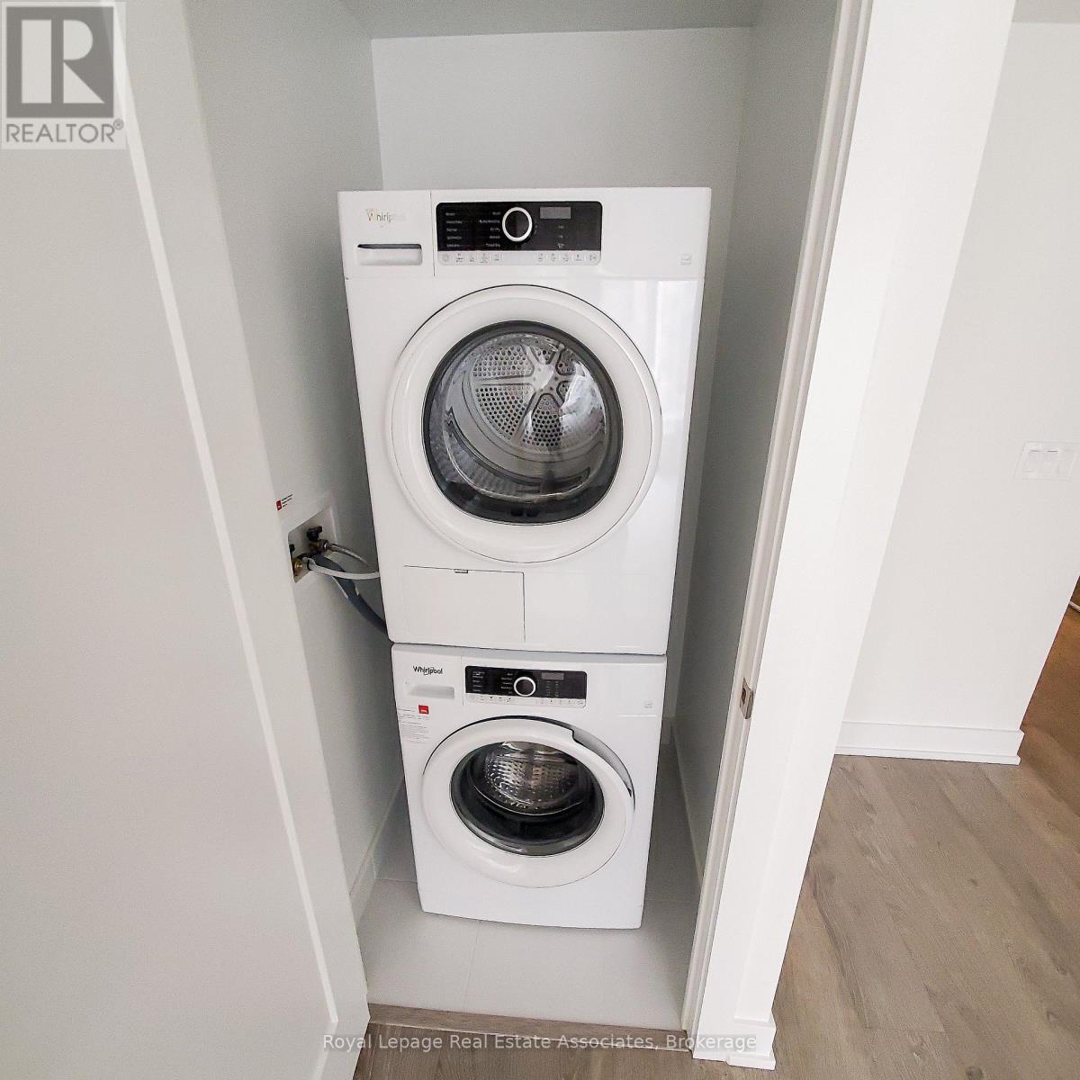 1715 - 9 Mabelle Avenue, Toronto, Ontario  M9A 0E1 - Photo 5 - W12997696