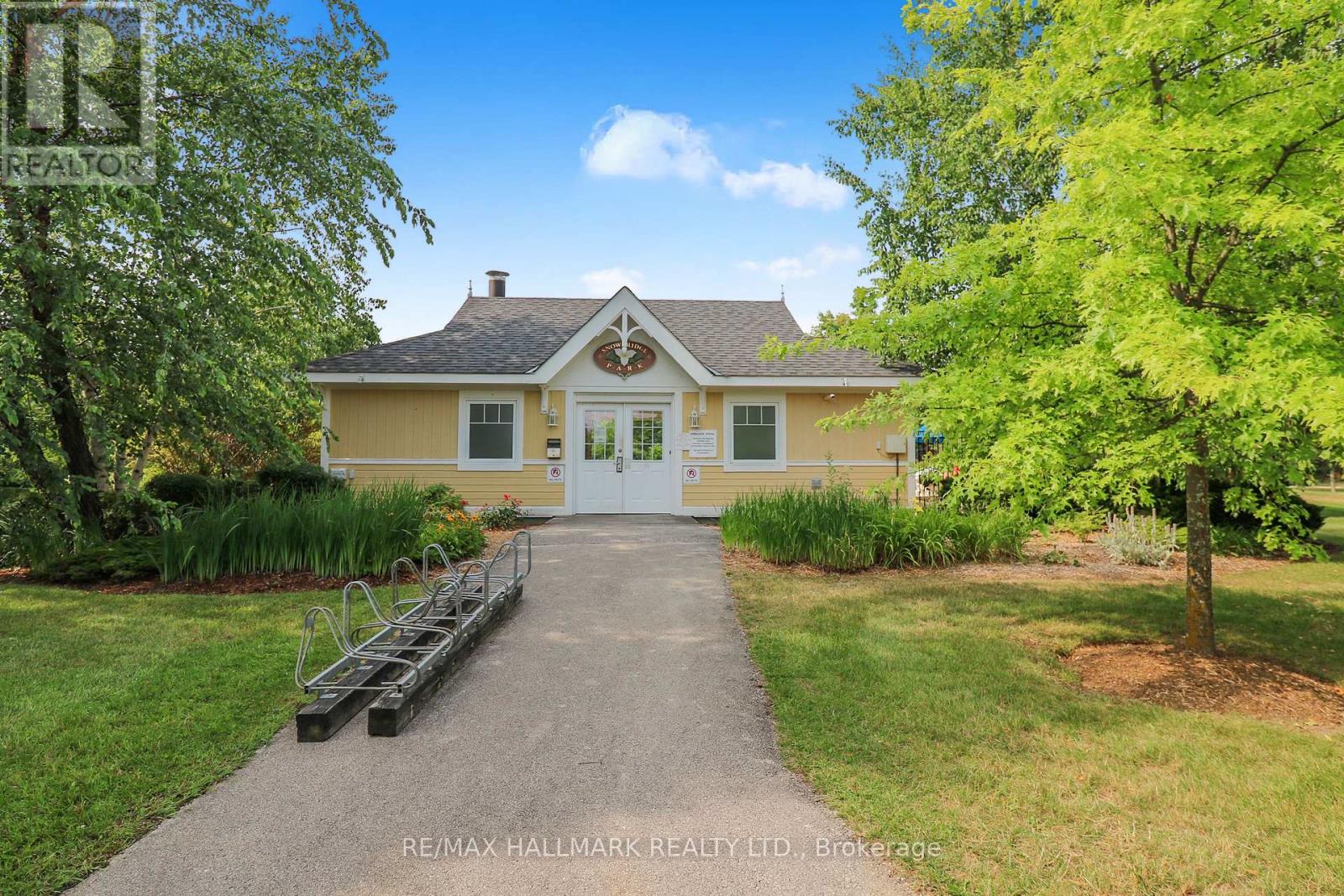 101 - 184 Snowbridge Way, Blue Mountains, Ontario  L9Y 0V1 - Photo 28 - X12997470