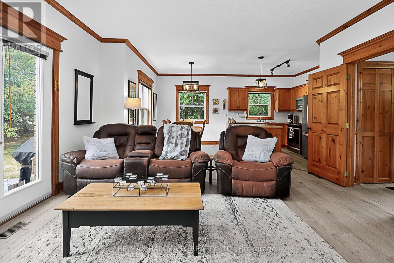 101 - 184 Snowbridge Way, Blue Mountains, Ontario  L9Y 0V1 - Photo 5 - X12997470