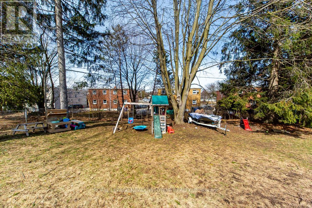 64 Dumbarton Street, Guelph, Ontario  N1E 3T6 - Photo 45 - X12997478