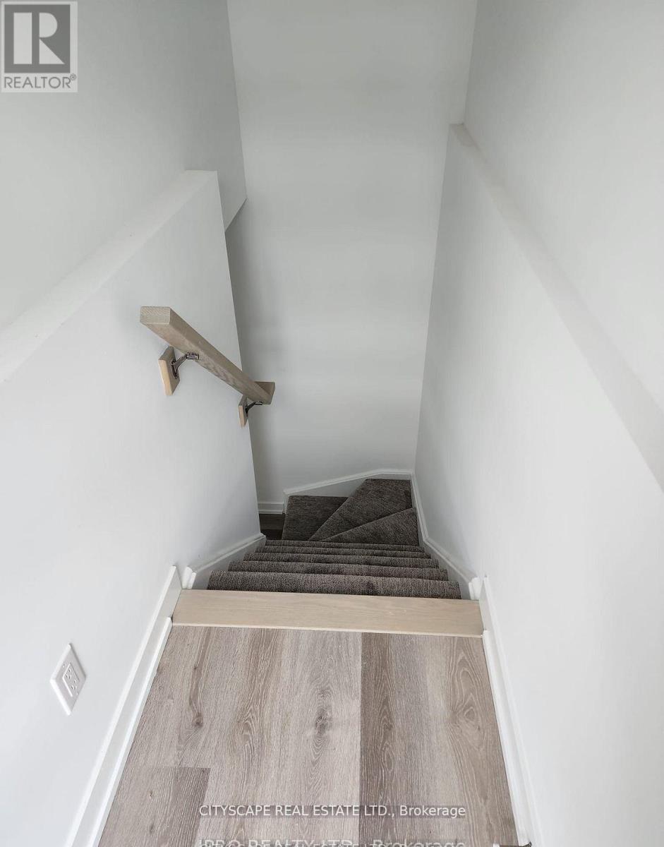 814 - 4263 Fourth Avenue, Niagara Falls, Ontario  L2E 0C2 - Photo 3 - X12997498