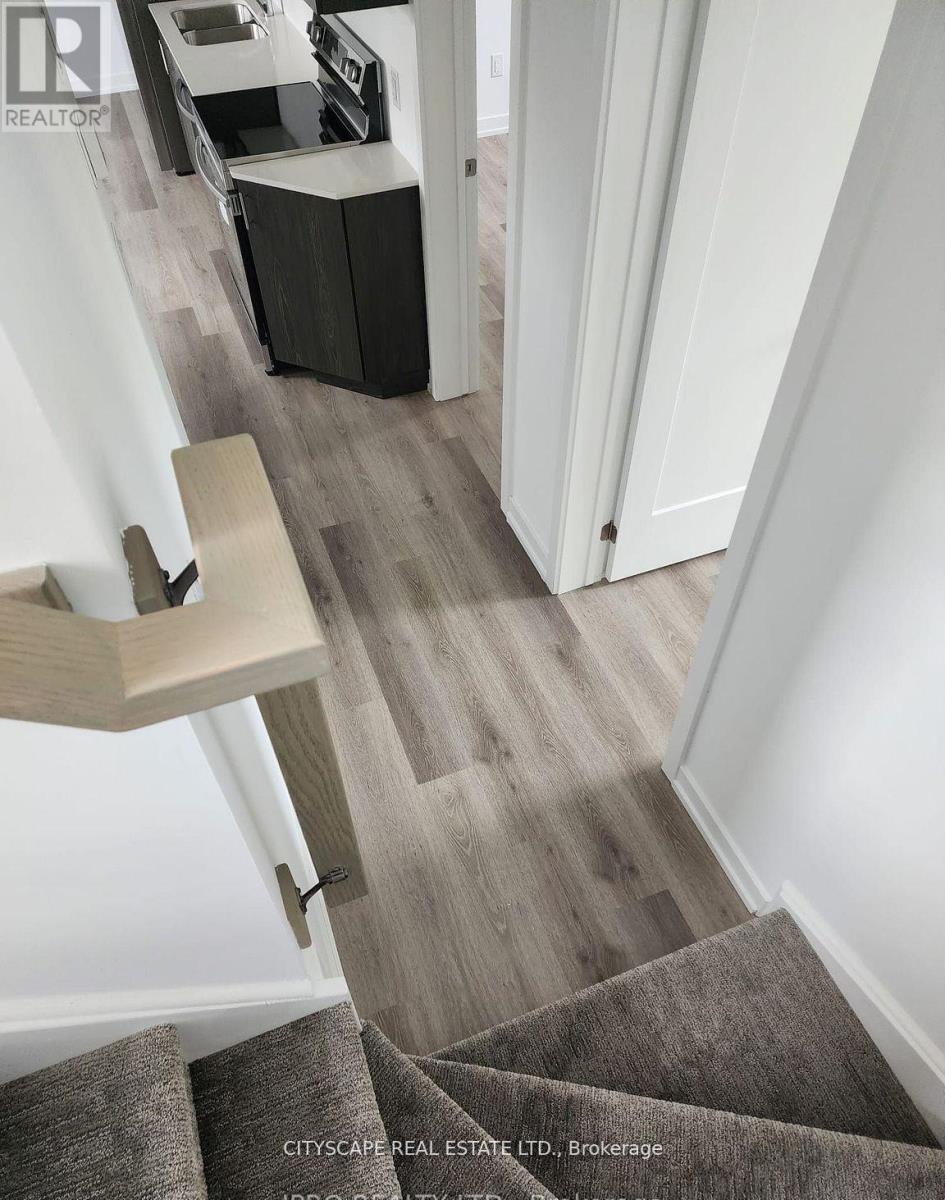 814 - 4263 Fourth Avenue, Niagara Falls, Ontario  L2E 0C2 - Photo 4 - X12997498