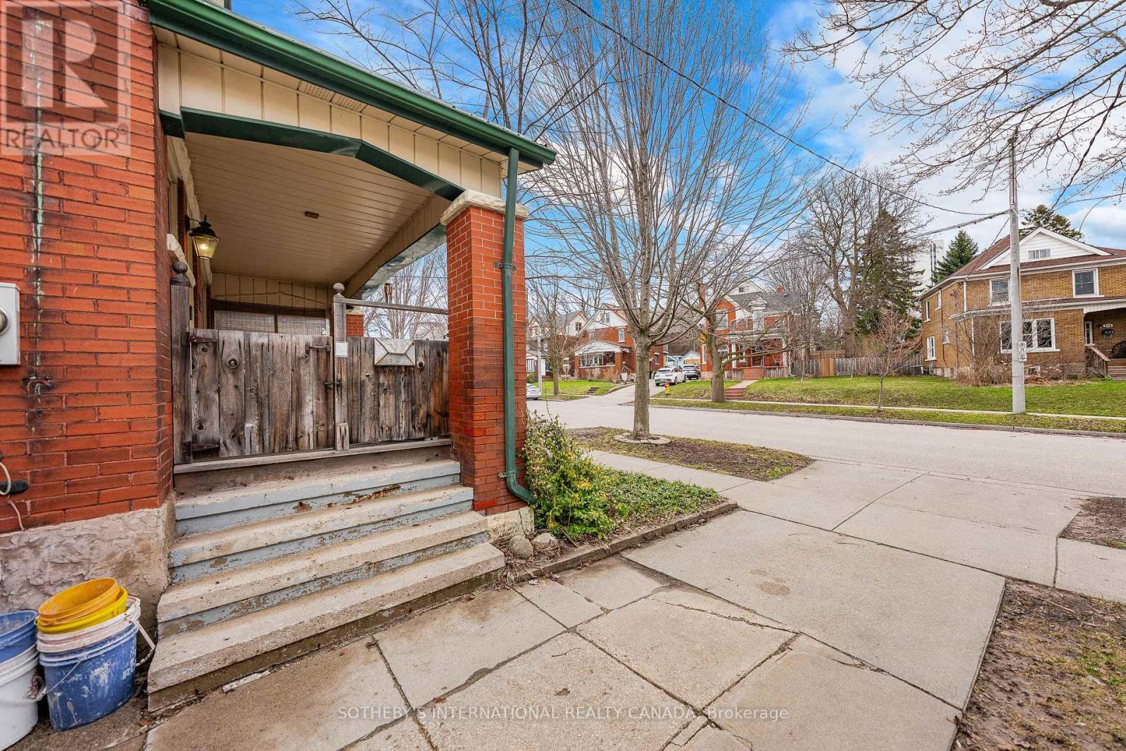 327 Park Street, Kitchener, Ontario  N2G 1N2 - Photo 4 - X12997586