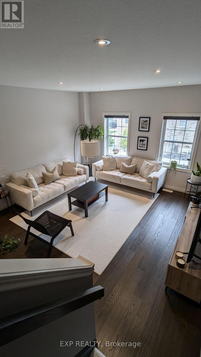 90 Robert Peel Road, Kitchener, Ontario  N2H 0B6 - Photo 2 - X12997630