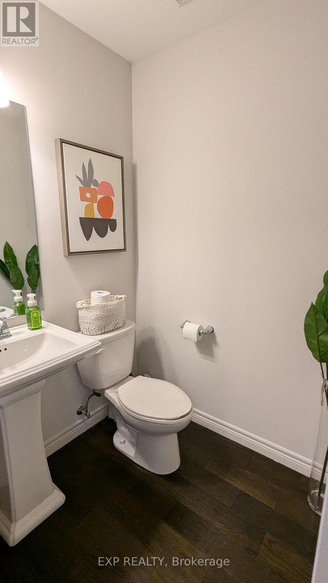 90 Robert Peel Road, Kitchener, Ontario  N2H 0B6 - Photo 5 - X12997630