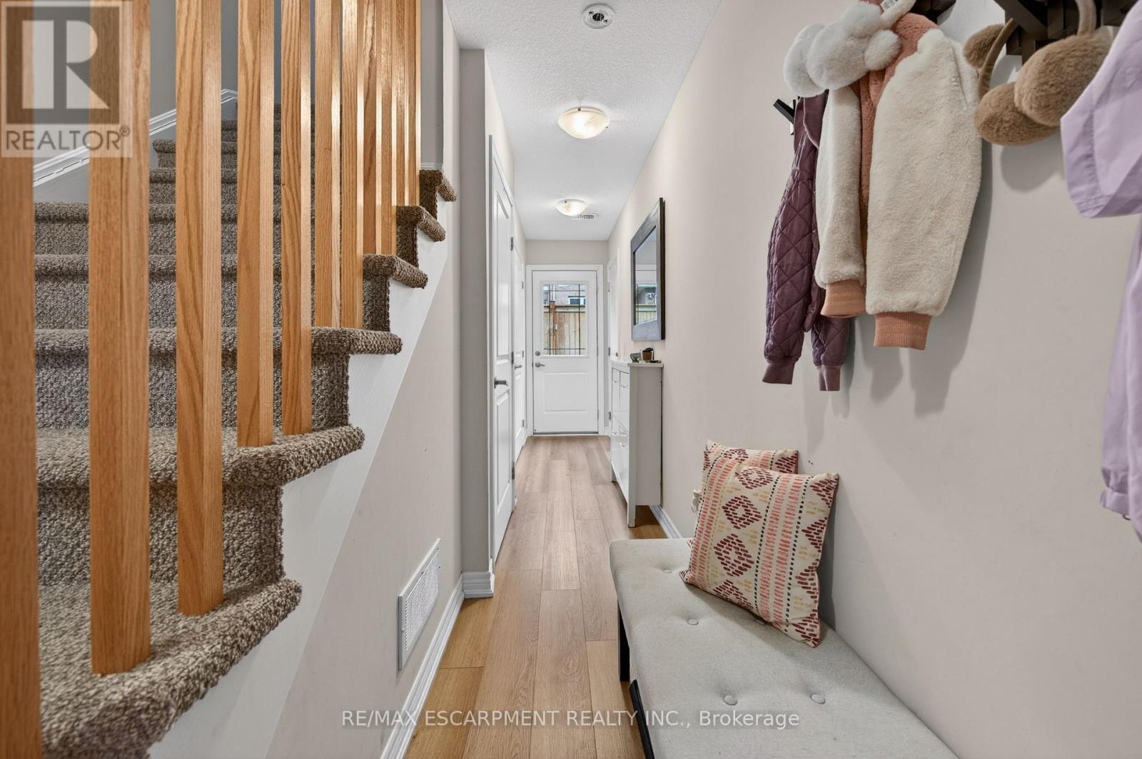 13 - 19 Picardy Drive, Hamilton, Ontario  L8J 0M7 - Photo 10 - X12997666