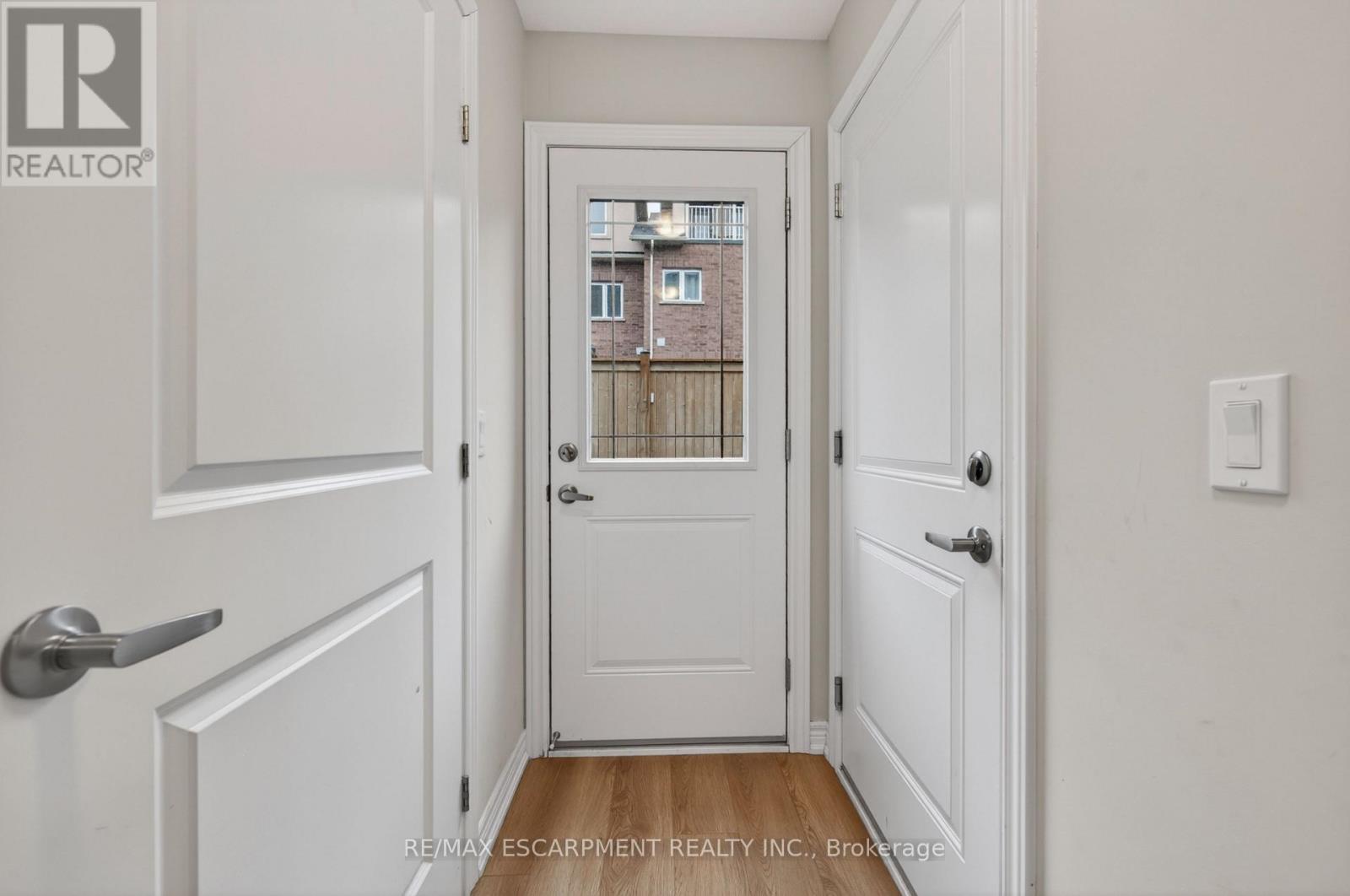 13 - 19 Picardy Drive, Hamilton, Ontario  L8J 0M7 - Photo 11 - X12997666