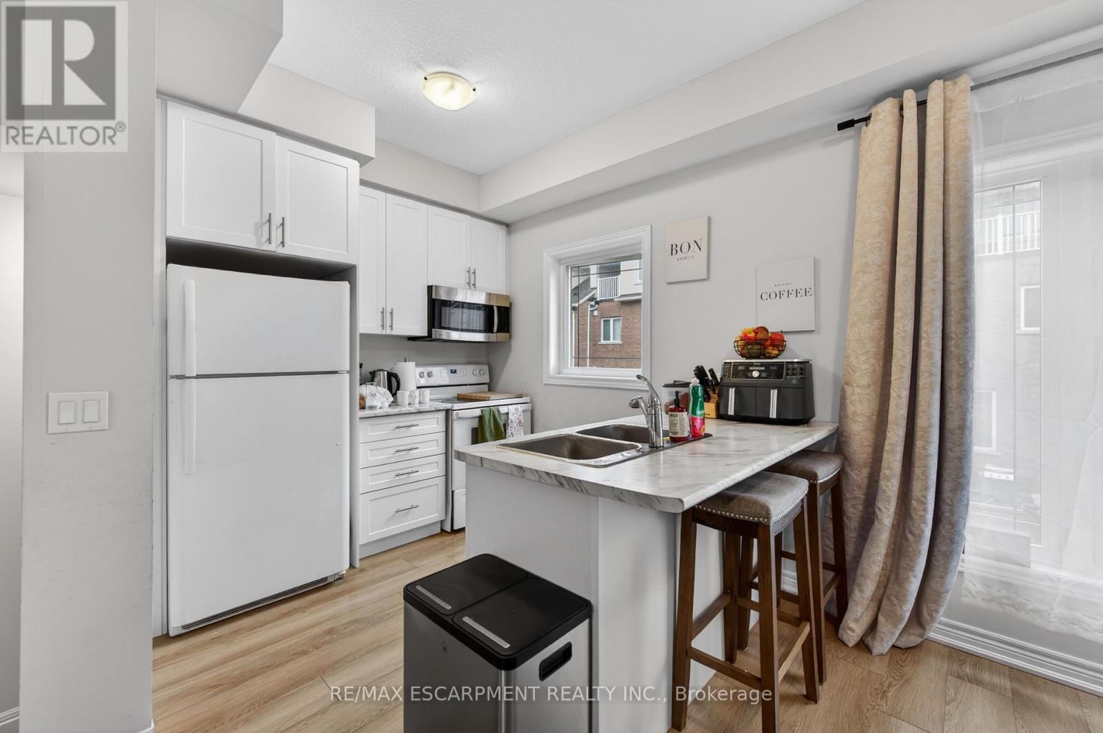 13 - 19 Picardy Drive, Hamilton, Ontario  L8J 0M7 - Photo 14 - X12997666