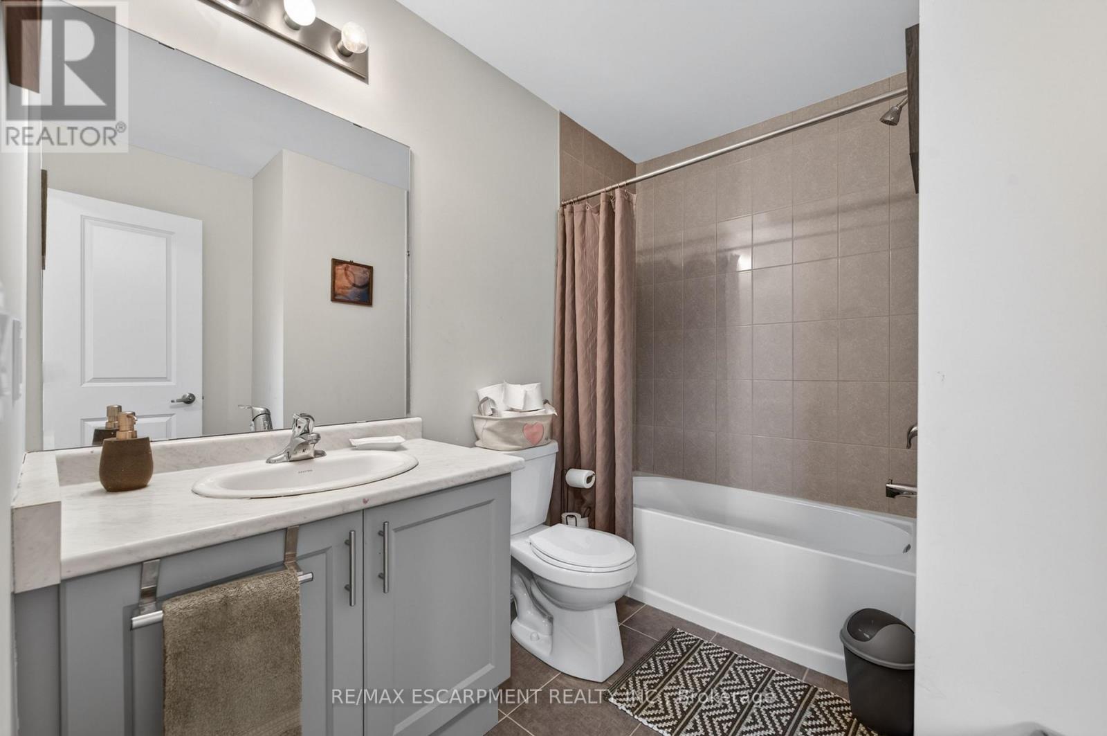 13 - 19 Picardy Drive, Hamilton, Ontario  L8J 0M7 - Photo 37 - X12997666