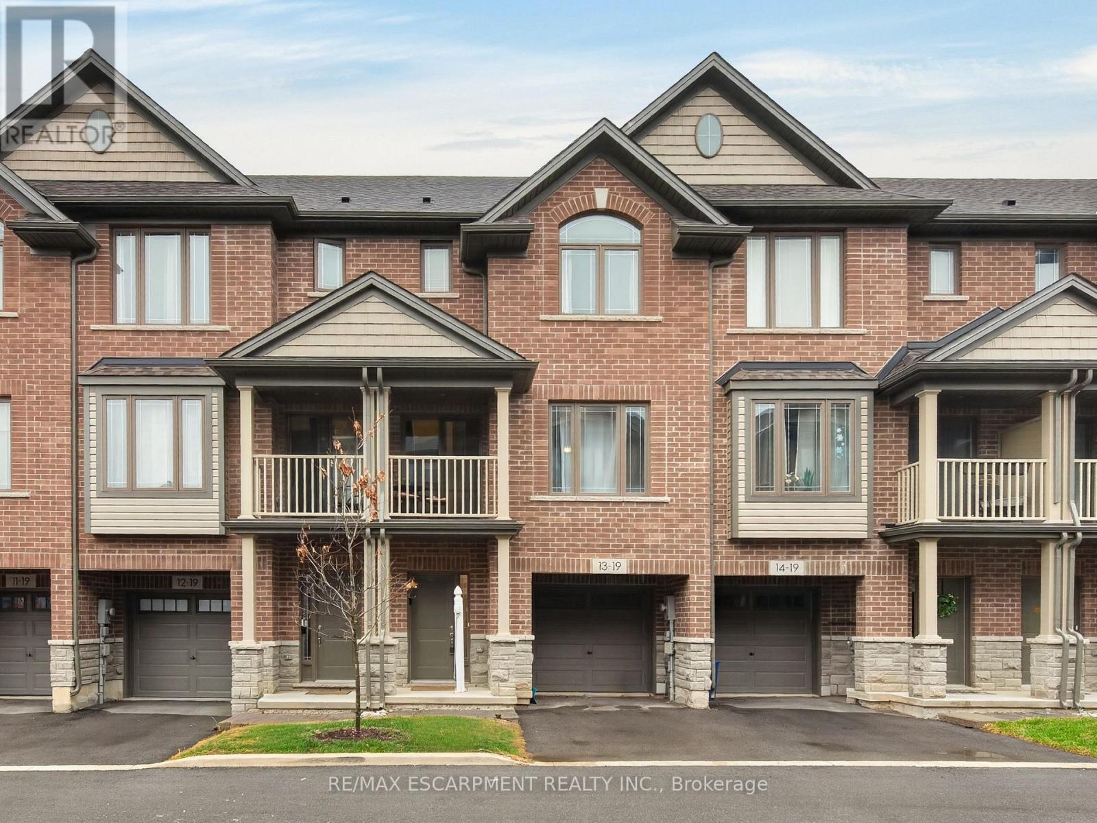 13 - 19 Picardy Drive, Hamilton, Ontario  L8J 0M7 - Photo 4 - X12997666