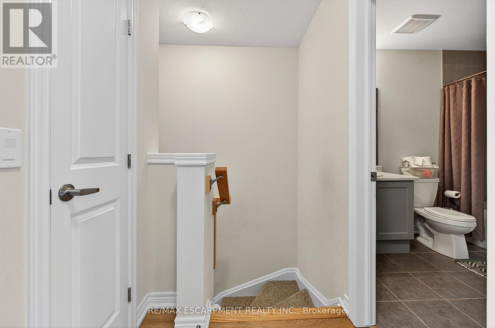 13 - 19 Picardy Drive, Hamilton, Ontario  L8J 0M7 - Photo 44 - X12997666