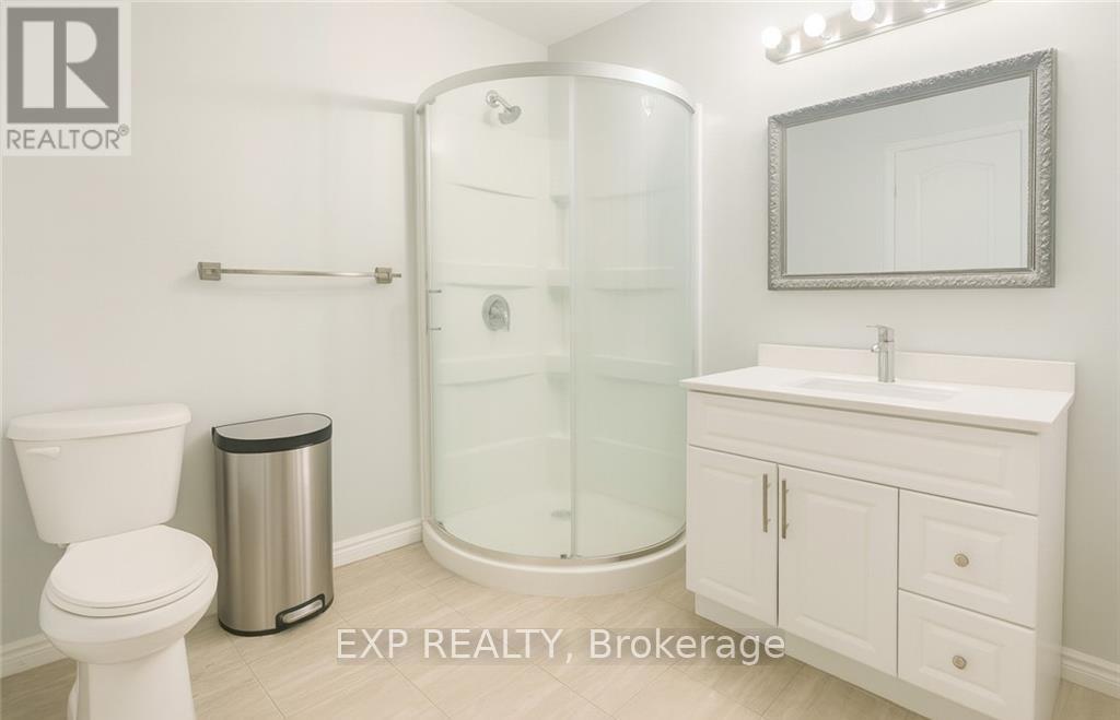 Upper - 235 Pineland Court, Waterloo, Ontario  N2T 2S3 - Photo 19 - X12997698