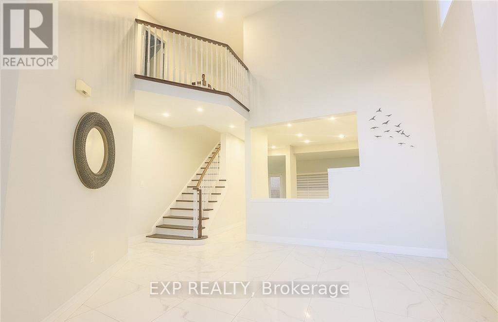 Upper - 235 Pineland Court, Waterloo, Ontario  N2T 2S3 - Photo 2 - X12997698