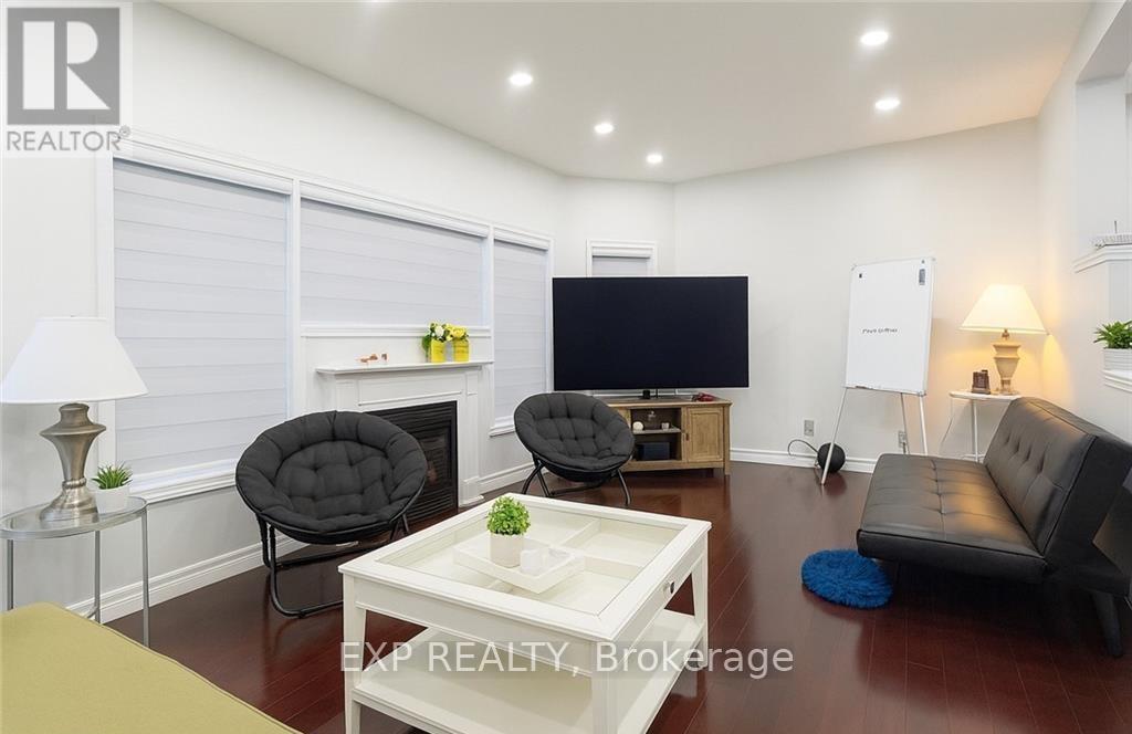 Upper - 235 Pineland Court, Waterloo, Ontario  N2T 2S3 - Photo 5 - X12997698