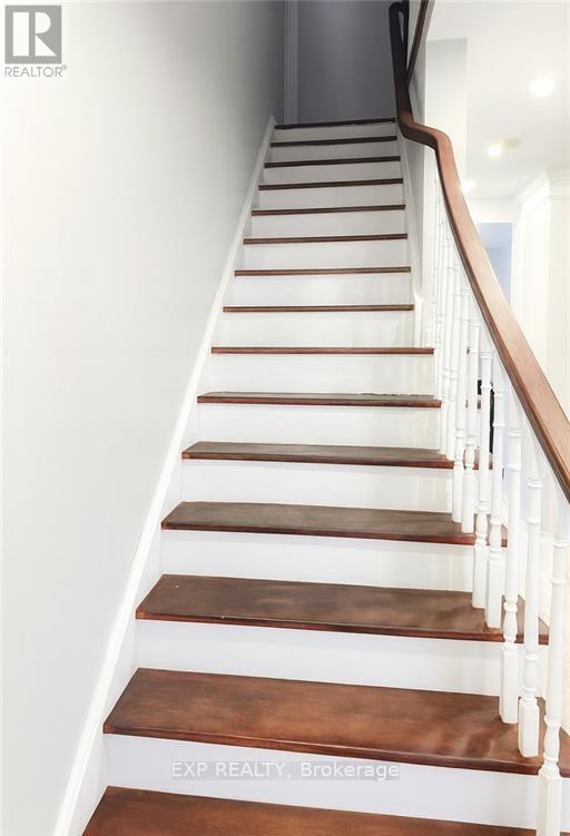 Upper - 235 Pineland Court, Waterloo, Ontario  N2T 2S3 - Photo 7 - X12997698