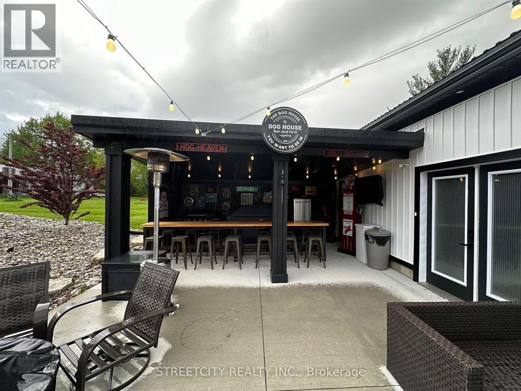 747 Broadway Street, Plympton-Wyoming, Ontario  N0N 1T0 - Photo 45 - 26008118