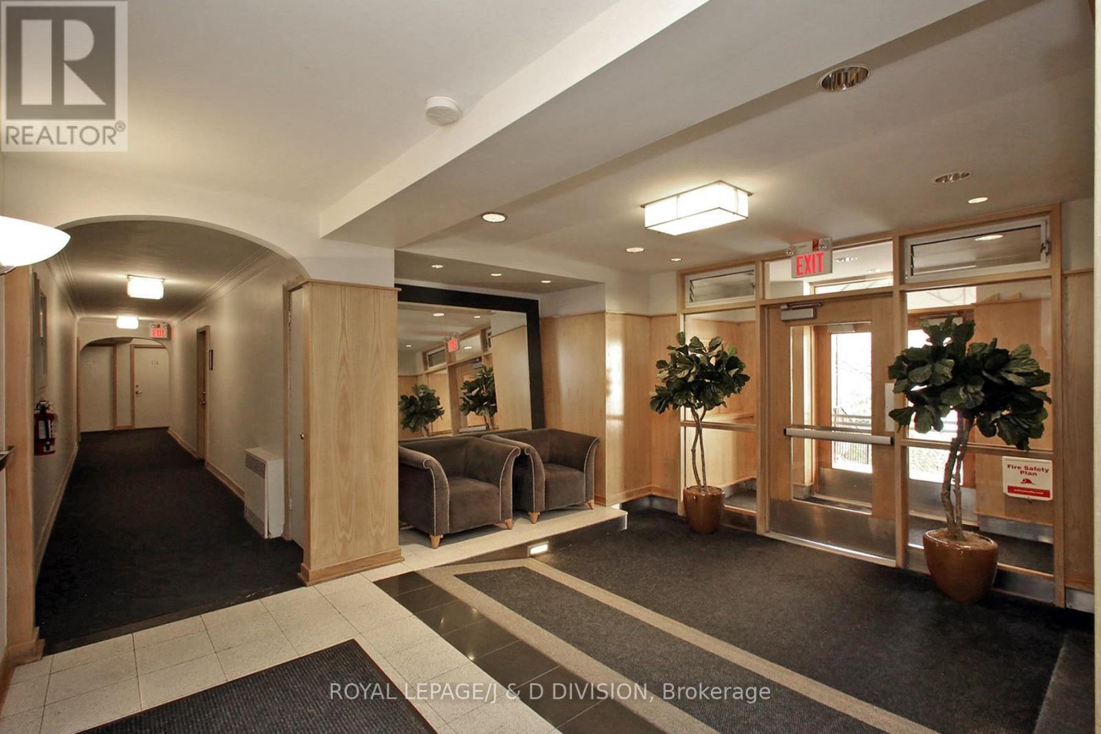 432 - 150 Farnham Avenue, Toronto, Ontario  M4V 1H5 - Photo 4 - C12976668