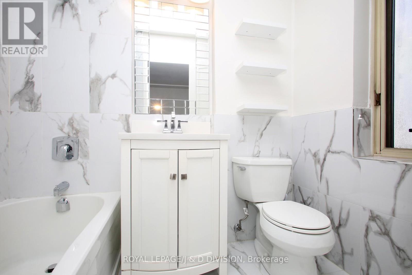 432 - 150 Farnham Avenue, Toronto, Ontario  M4V 1H5 - Photo 16 - C12976668