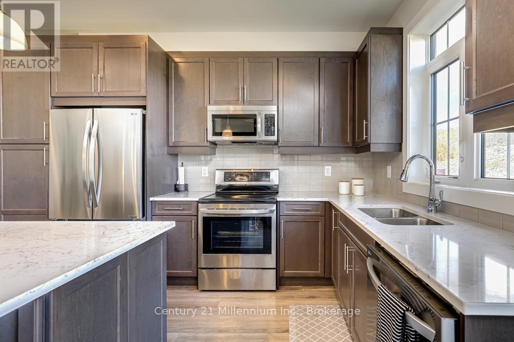 142 Red Pine Street, Blue Mountains, Ontario  L9Y 0Z3 - Photo 8 - X12997838