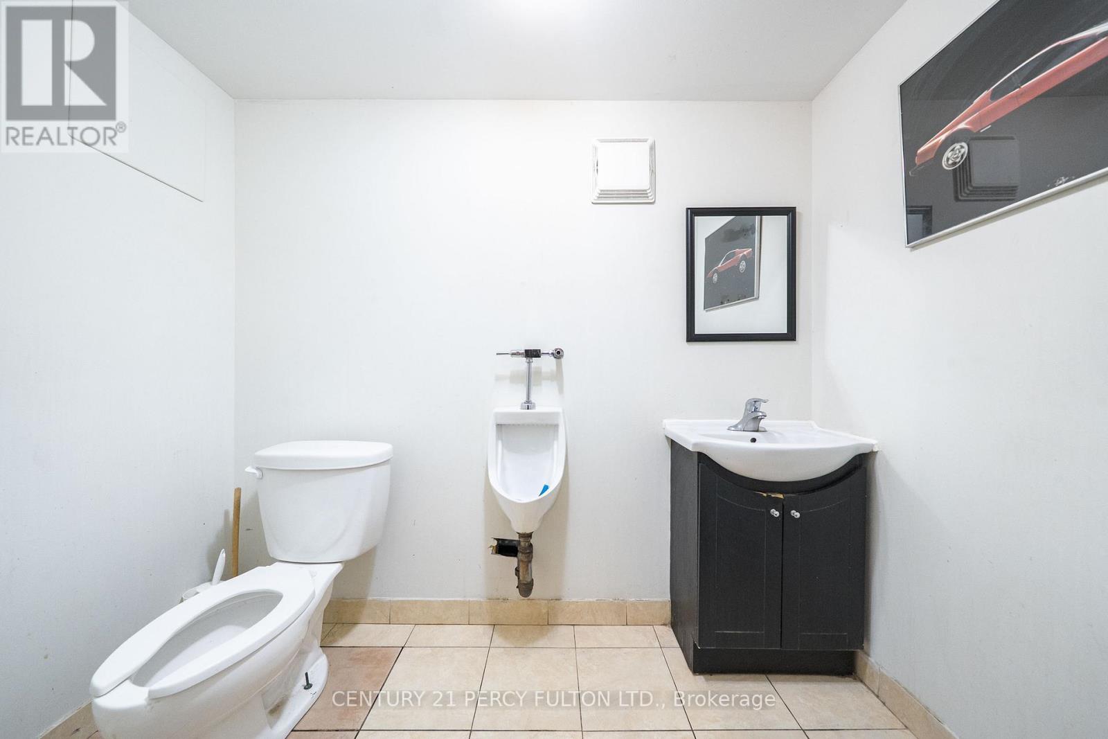 744-746 Wilson Avenue, Toronto, Ontario  M3K 1E2 - Photo 37 - W12992868