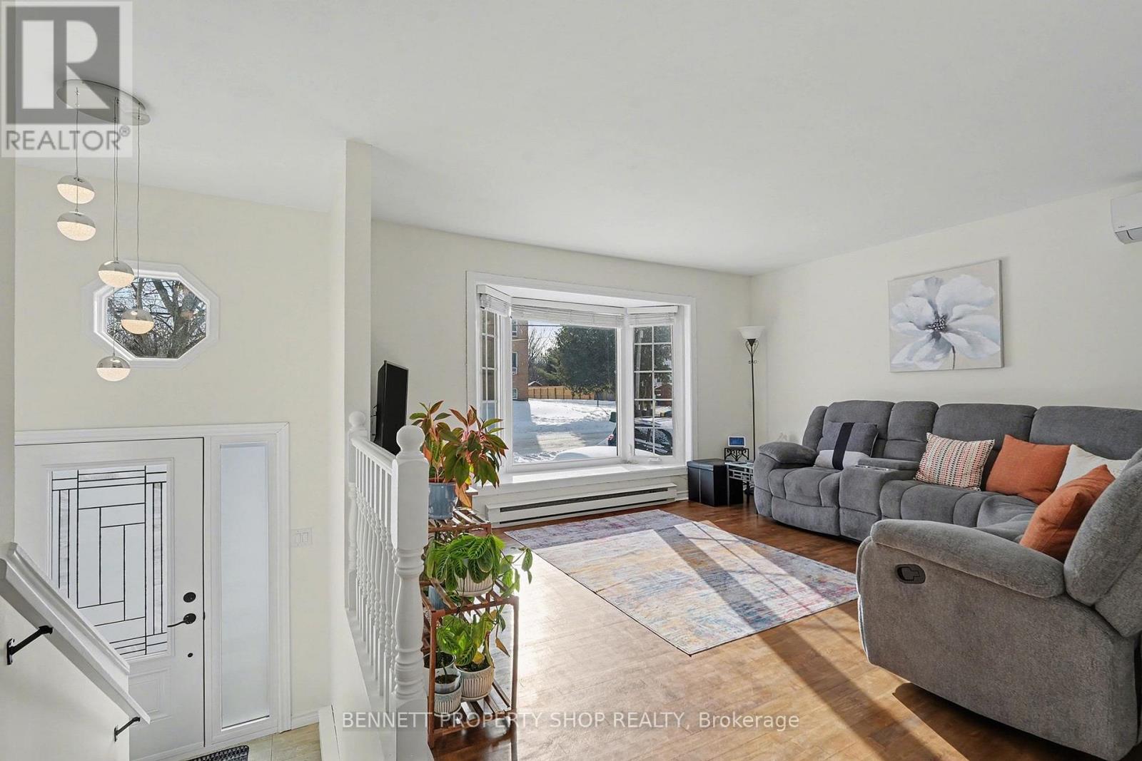 187 Nelson Street E, Carleton Place, Ontario  K7C 1A1 - Photo 2 - X12734316