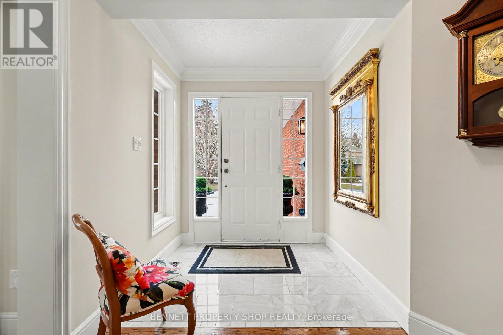 12 Sherk Crescent, Ottawa, Ontario  K2K 2L4 - Photo 2 - X12936900