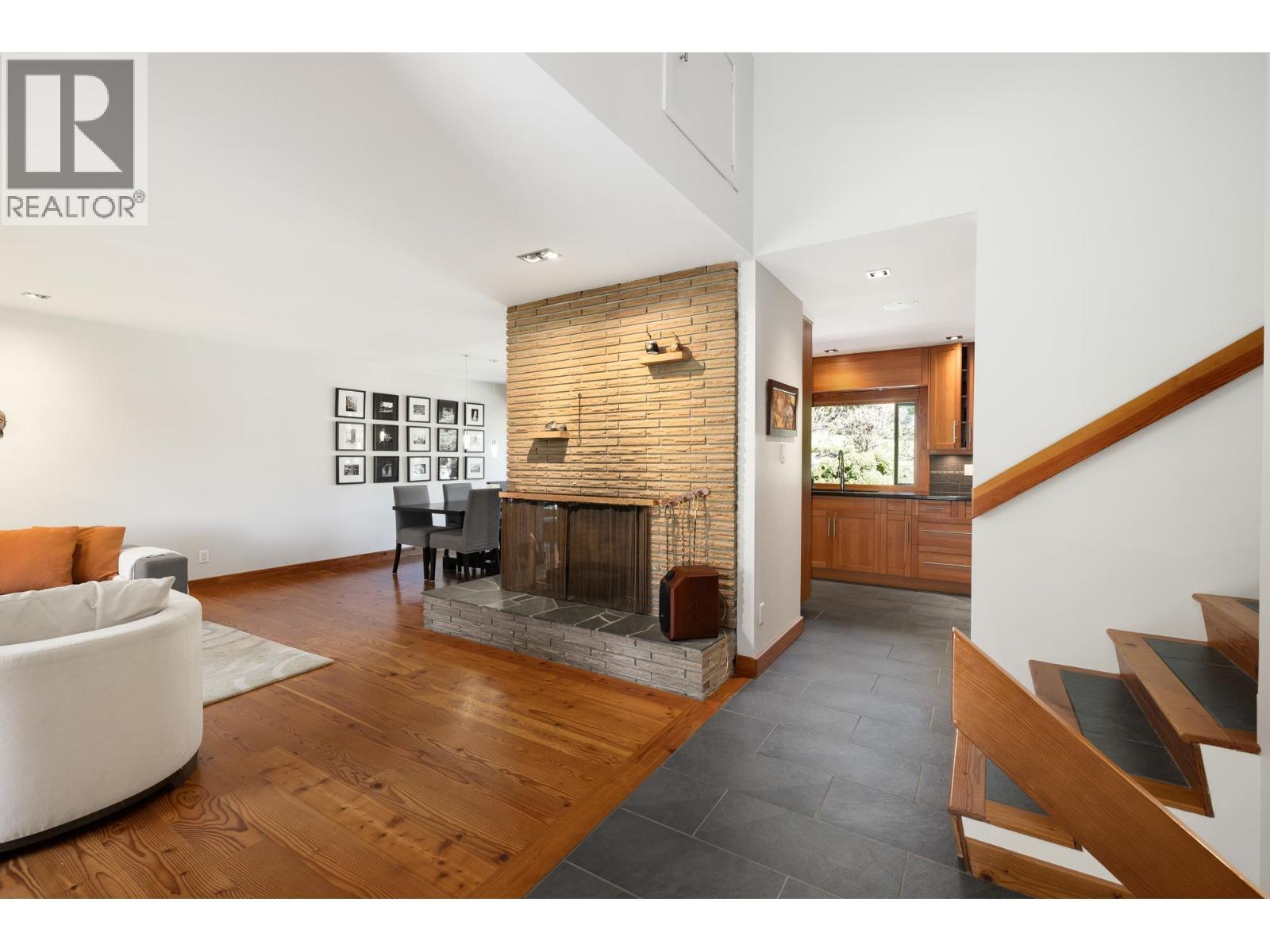 1374 E 15th Street, North Vancouver, British Columbia  V7J 1K8 - Photo 7 - R3111019