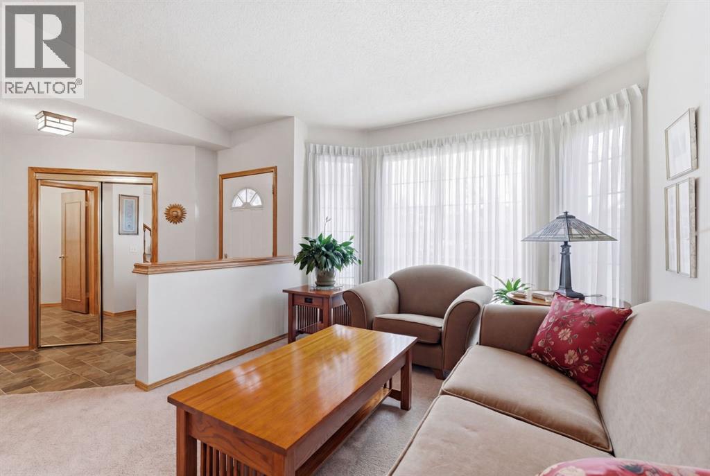 255 Douglas Woods Drive SE, Calgary, Alberta  T2Z 2E8 - Photo 6 - A2300560