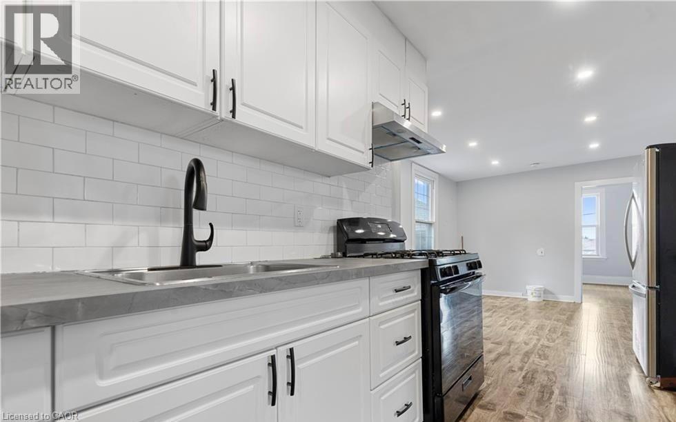 235 Hamilton Road, London, Ontario  N5Z 1P9 - Photo 3 - 40820697