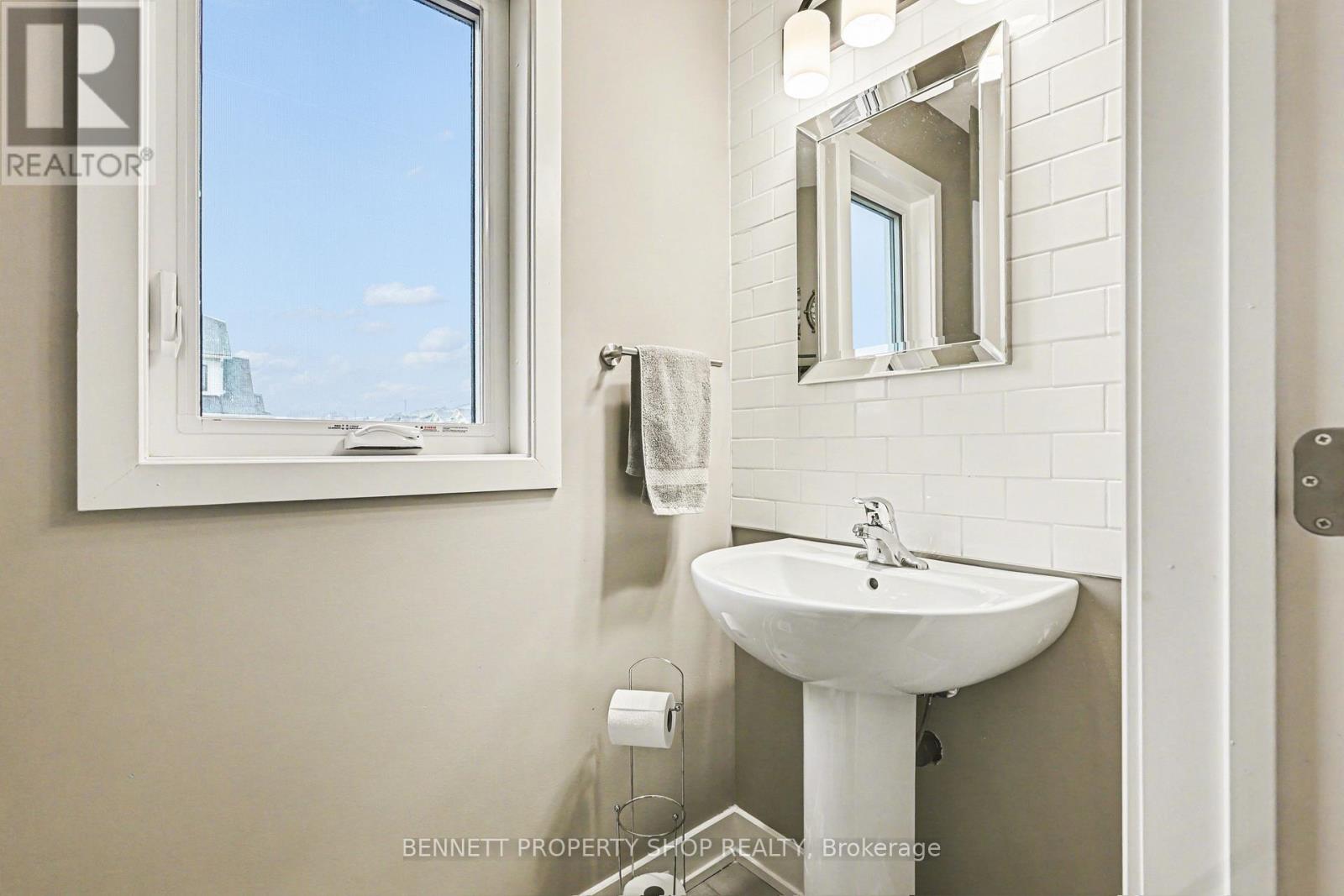 33 Staples Boulevard, Smiths Falls, Ontario  K7A 0B5 - Photo 8 - X12997764