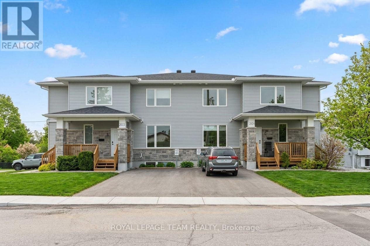 B - 201 TESKEY STREET, Mississippi Mills, Ontario